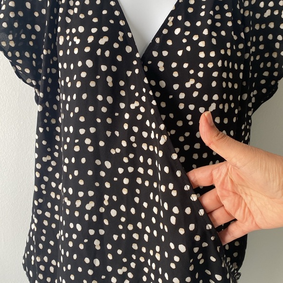⚡️Last days! Banana Republic Black Polka Dot Blouse SP - Picture 4 of 9